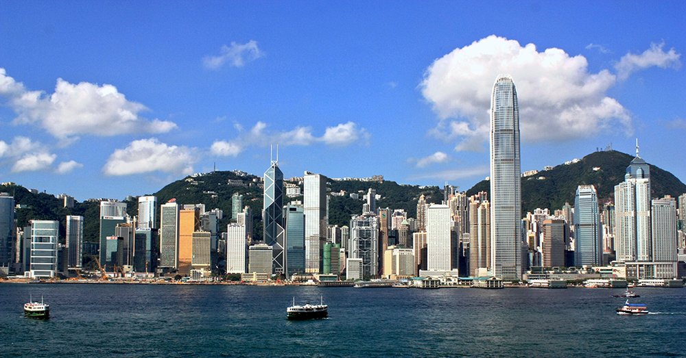 https://www.sdg-asia.com/wp-content/uploads/2020/04/datacenter-HK.jpg